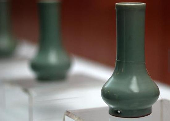 南宋,龙泉窑,粉青釉鼓腹瓶